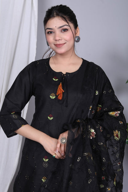 Black Embroidered Kurta and Pant Set with Embroidered Organza Dupatta